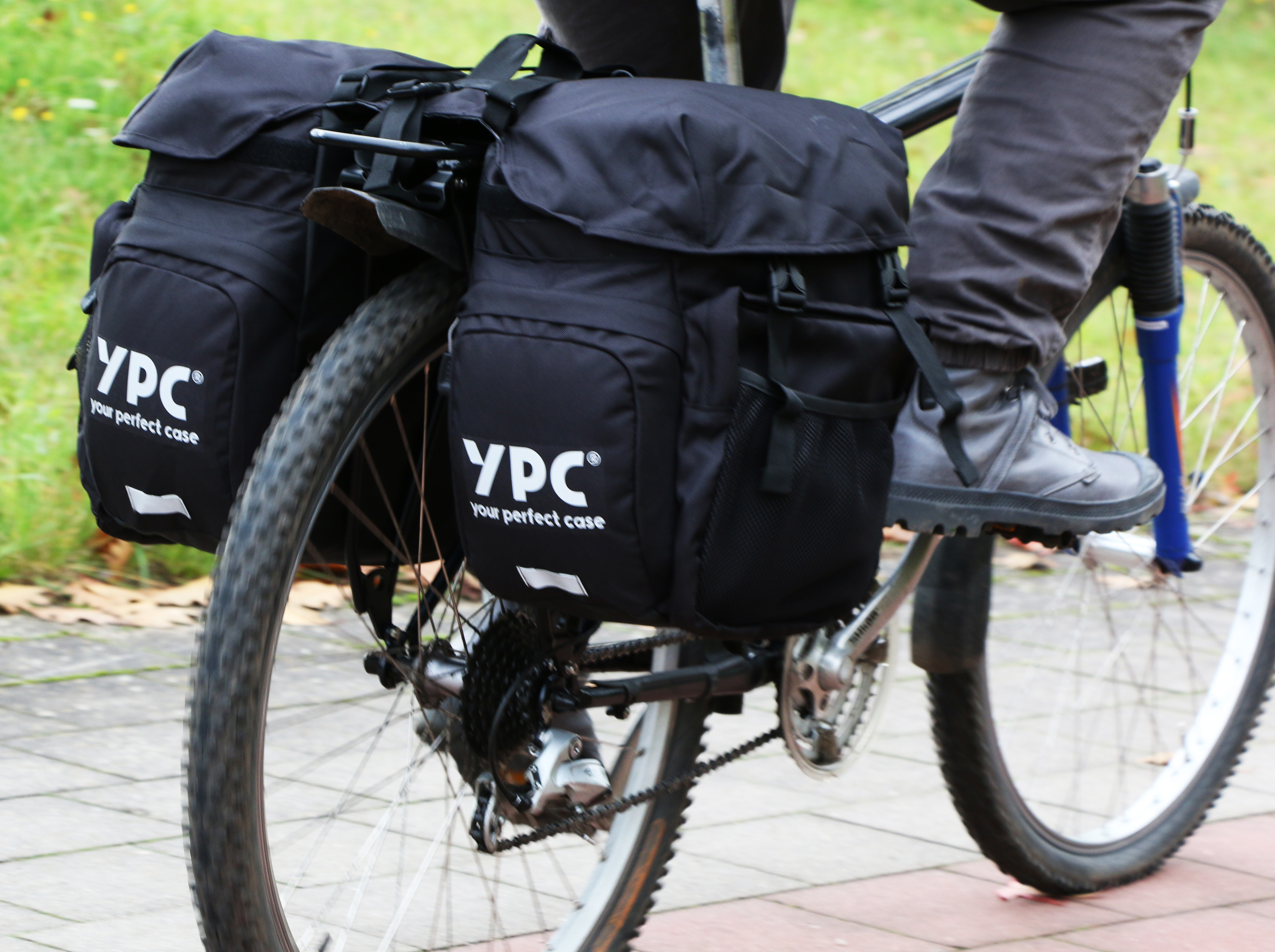 "Outrider" Fahrradtasche für Gepäckträger XL, 42L, wasserabweisend, 50x35x35cm, schwarz